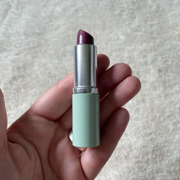 Clinique Berry Licious Long Last Soft Matte Lipstick Full Size - Picture 1 of 3